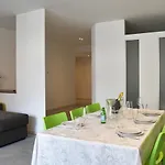 Residence Lake Como דירה *
