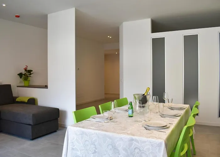 Residence Lake Como 公寓 *